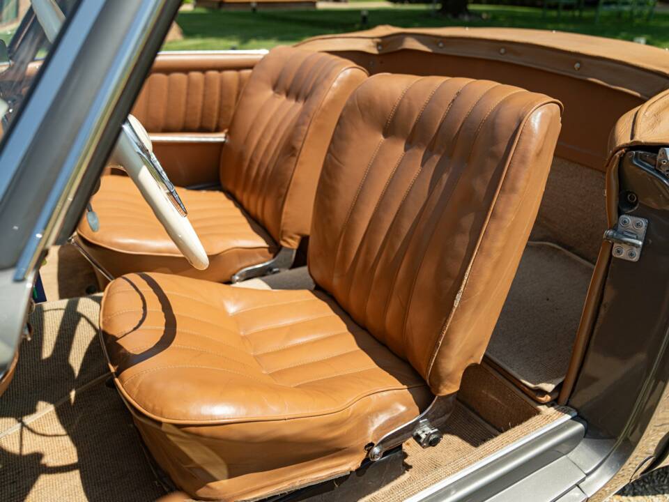 Imagen 47/50 de Mercedes-Benz 190 SL (1962)