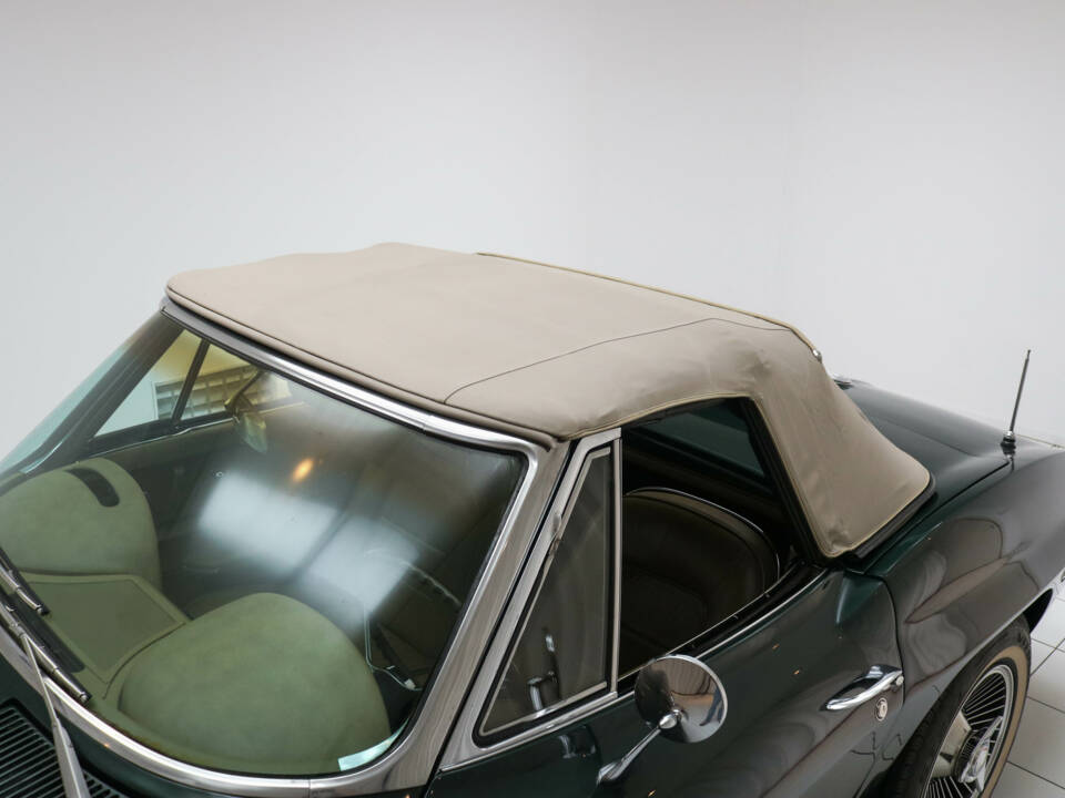 Image 14/17 of Chevrolet Corvette Sting Ray Convertible (1966)