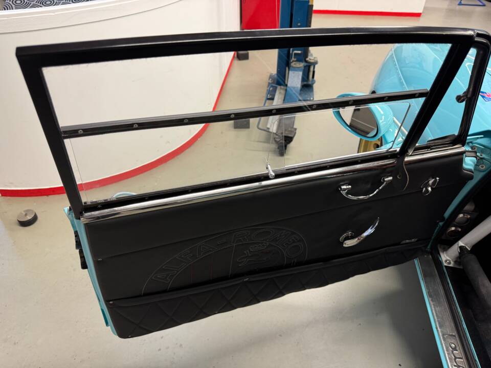 Bild 34/100 von Alfa Romeo 1750 GT Veloce (1968)