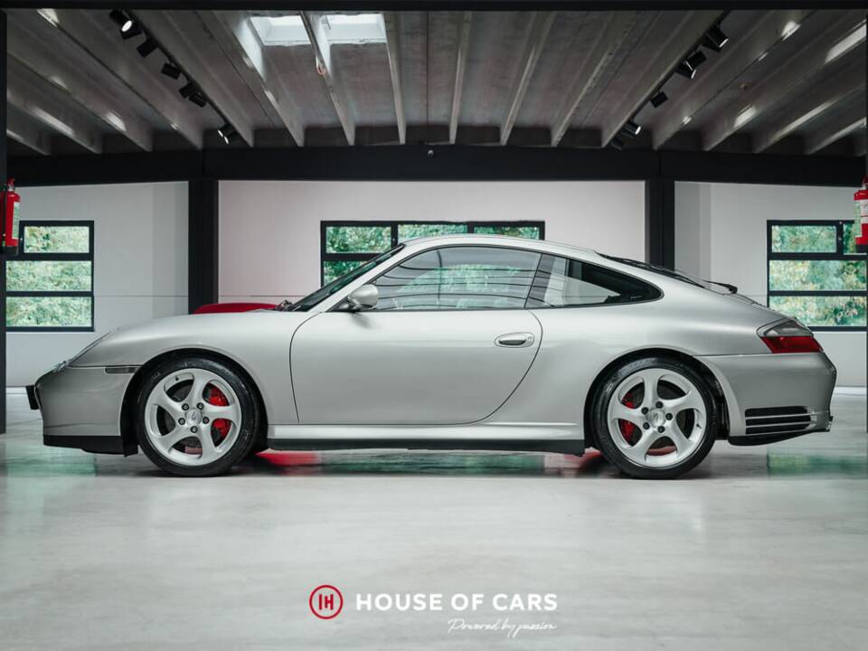 Bild 10/22 von Porsche 911 Carrera 4S (2003)