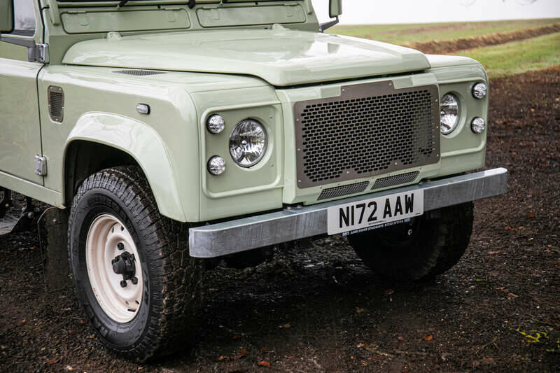 Bild 8/42 von Land Rover Defender 110 (1996)