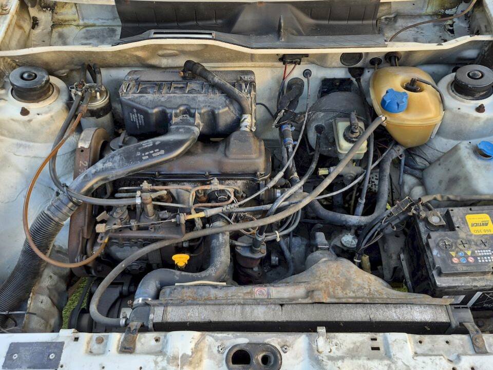 Image 37/43 of Volkswagen Caddy I 1.6 D (1990)