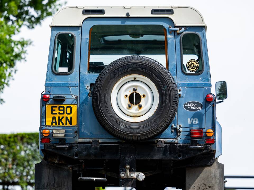 Image 8/50 of Land Rover 110 (1988)
