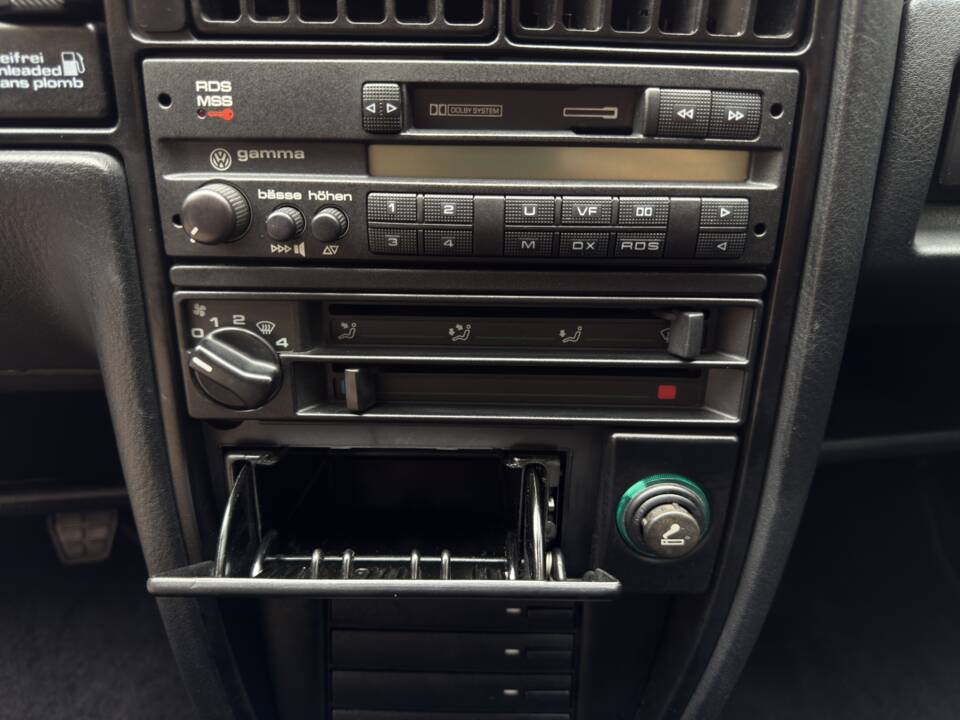 Bild 34/40 von Volkswagen Corrado 2.0 16V (1991)