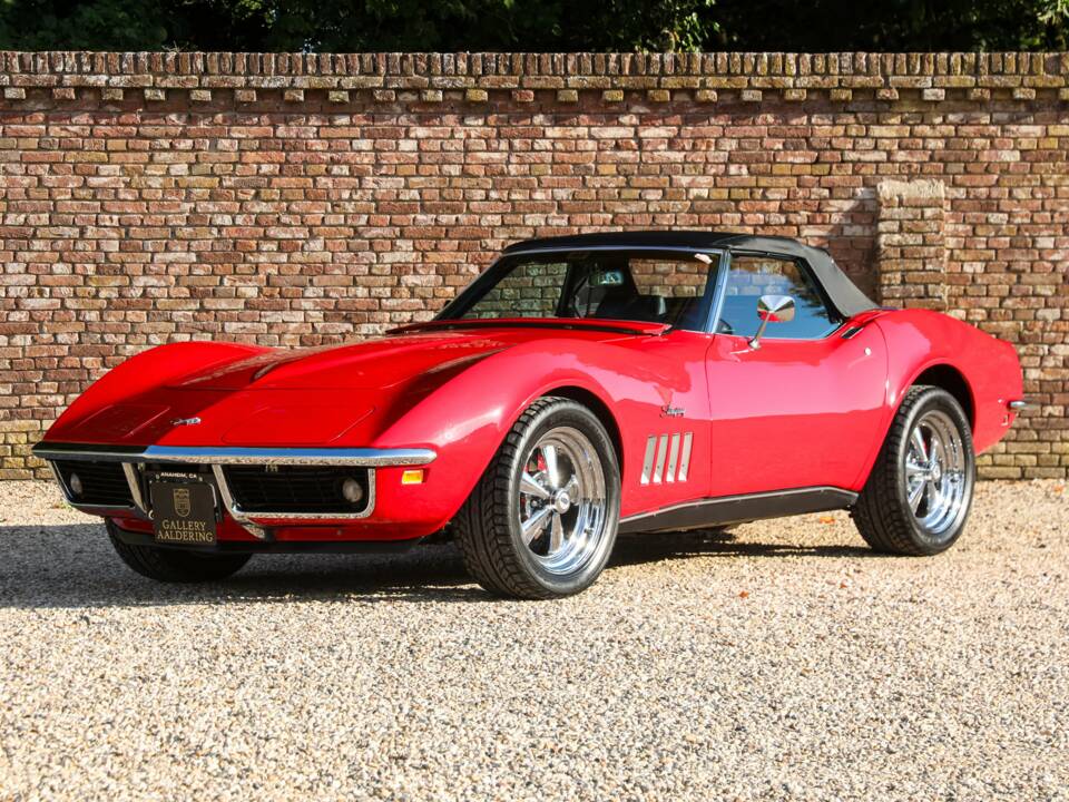 Image 10/50 of Chevrolet Corvette Stingray (1969)