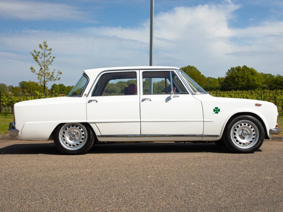 Image 2/50 de Alfa Romeo Giulia Nuova Super 1600 (1968)