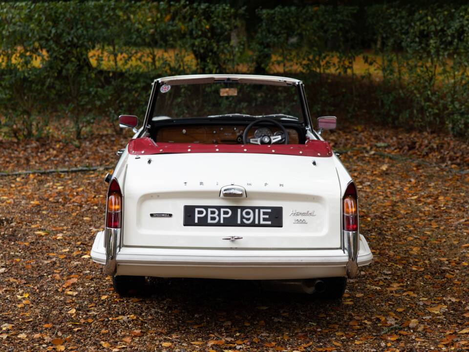 Image 19/50 of Triumph Herald 1200 (1967)