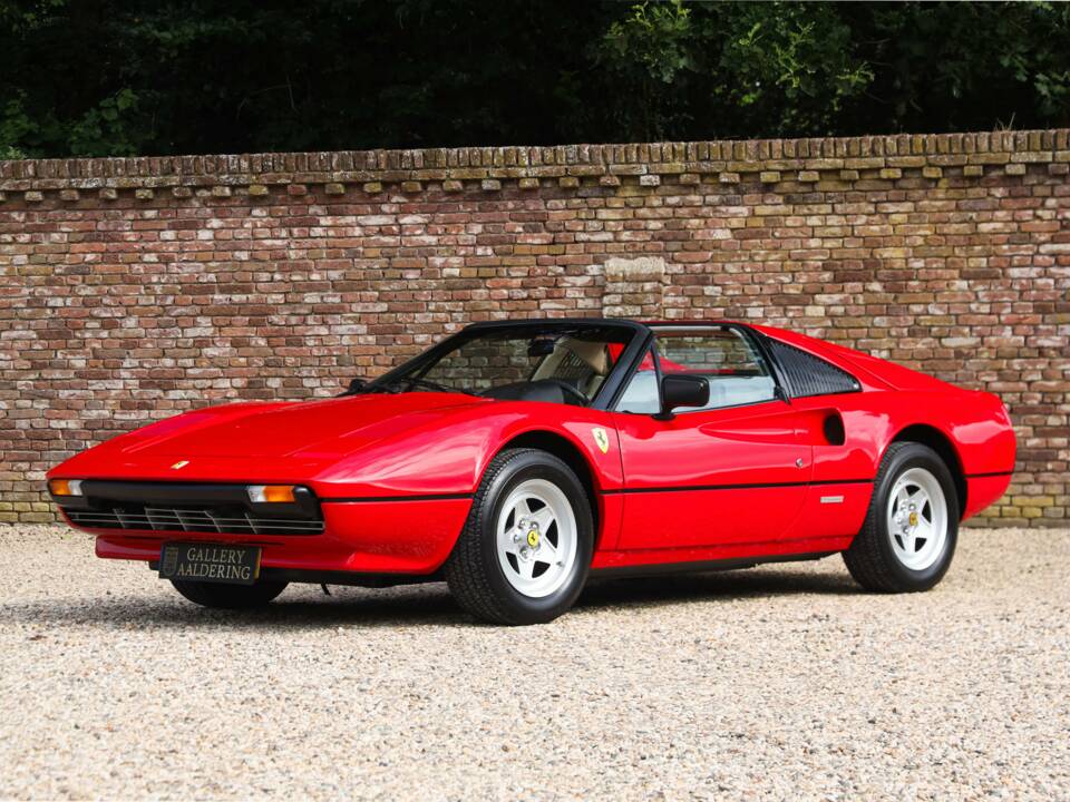 Image 18/50 de Ferrari 308 GTSi (1981)