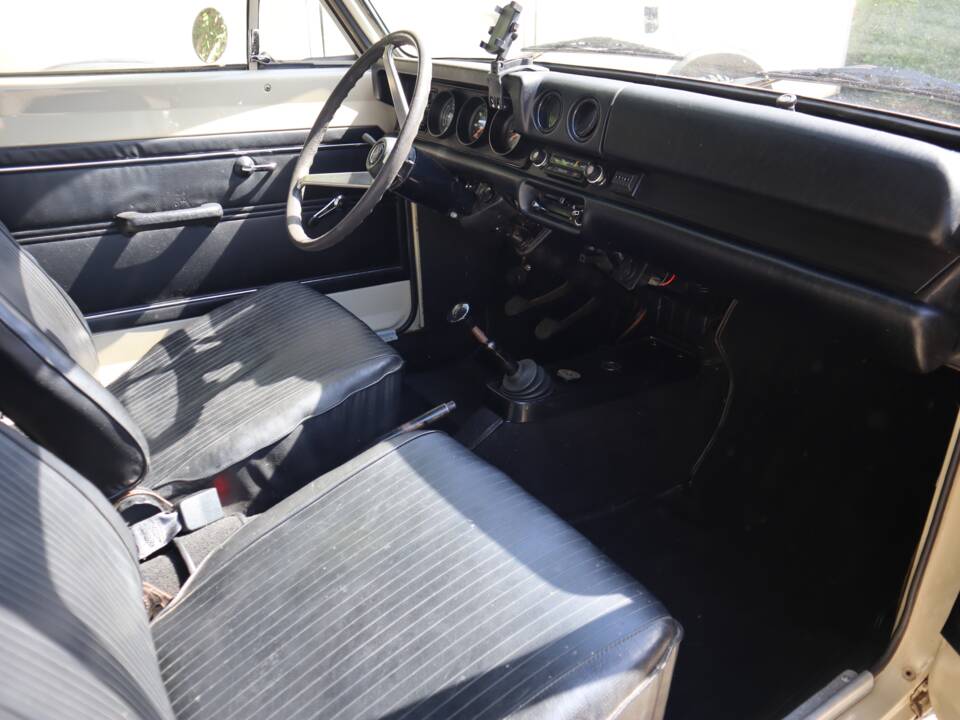 Bild 42/55 von Opel Kadett 1,1 S (1971)
