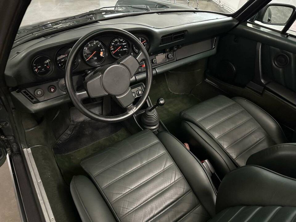 Image 17/20 de Porsche 911 SC 3.0 (1983)