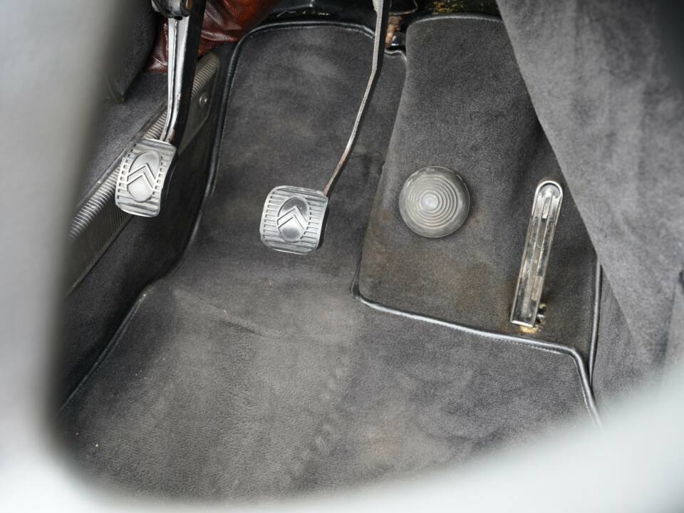 Image 43/50 of Citroën DS 23 Injection (1973)