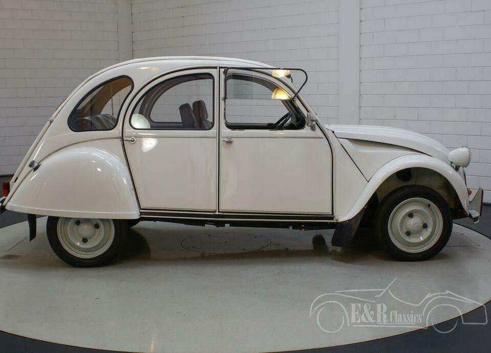 Immagine 8/19 di Citroën 2 CV 6 (1990)