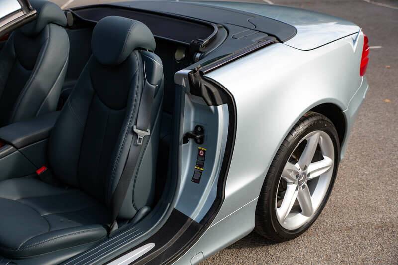 Image 42/50 de Mercedes-Benz SL 500 (2003)