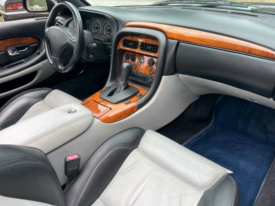 Bild 16/20 von Aston Martin DB 7 Vantage Volante (2003)
