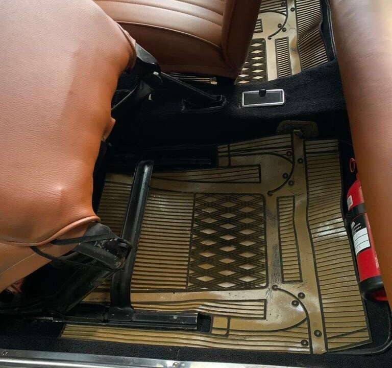 Image 34/67 of Autobianchi Bianchina Panoramica (1969)