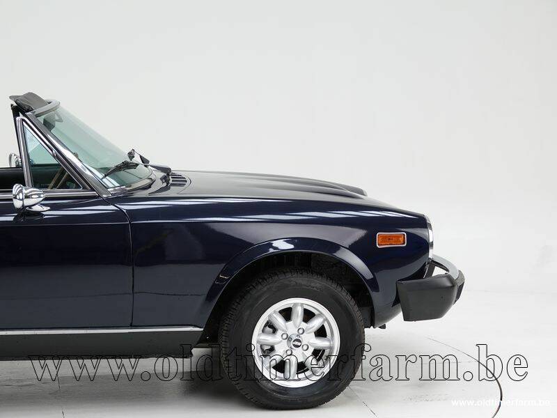 Imagen 10/15 de FIAT 124 Spider CS1 (1977)