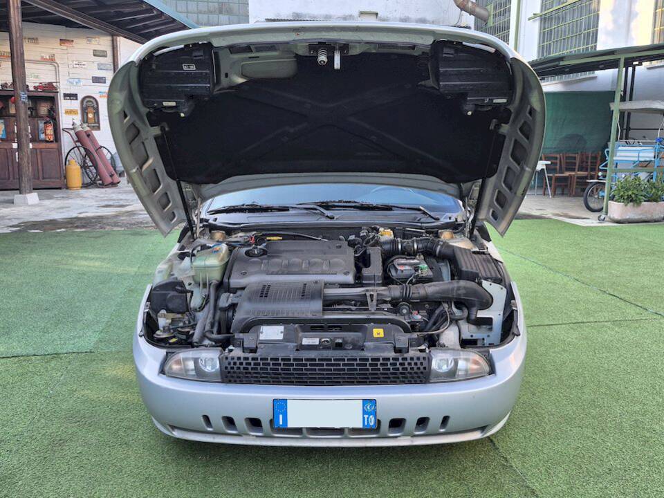 Immagine 36/43 di FIAT Coupé 2.0 20V (1999)