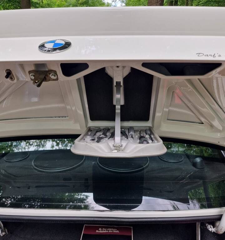 Image 44/70 of BMW M3 (1990)
