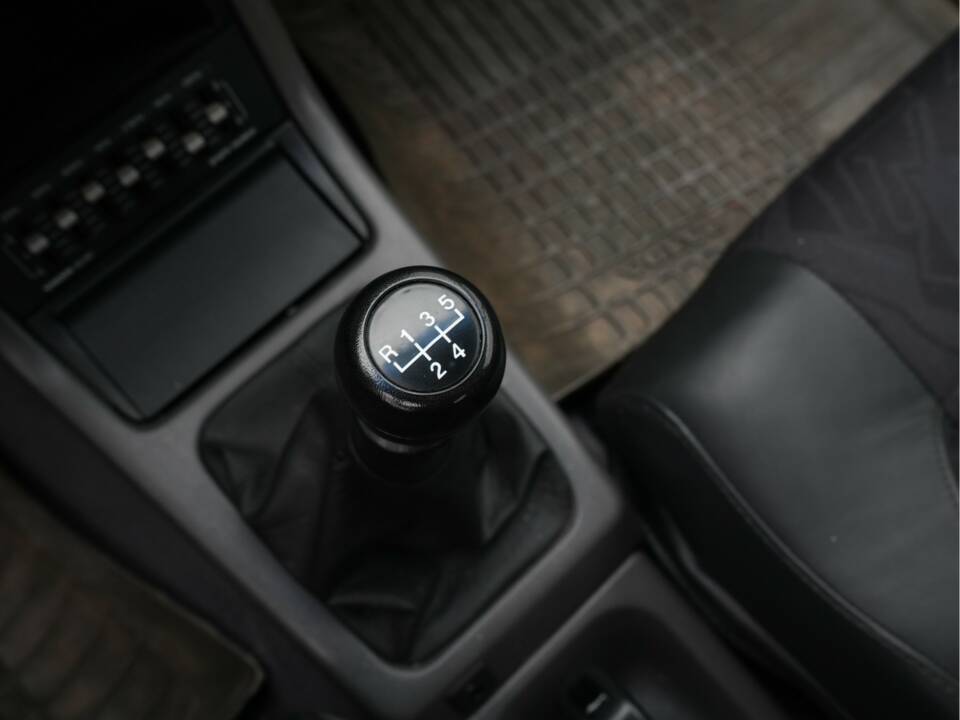 Image 26/42 of Volvo 480 Turbo (1992)