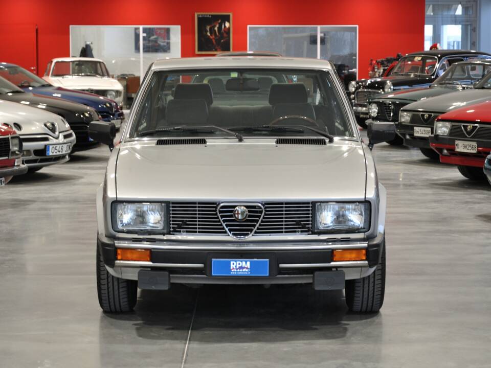 Image 1/49 of Alfa Romeo Alfetta 2.0 (1983)