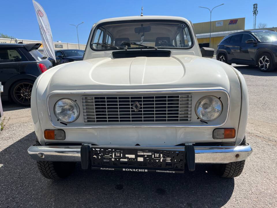 Immagine 14/54 di Renault R 4 TL (1987)