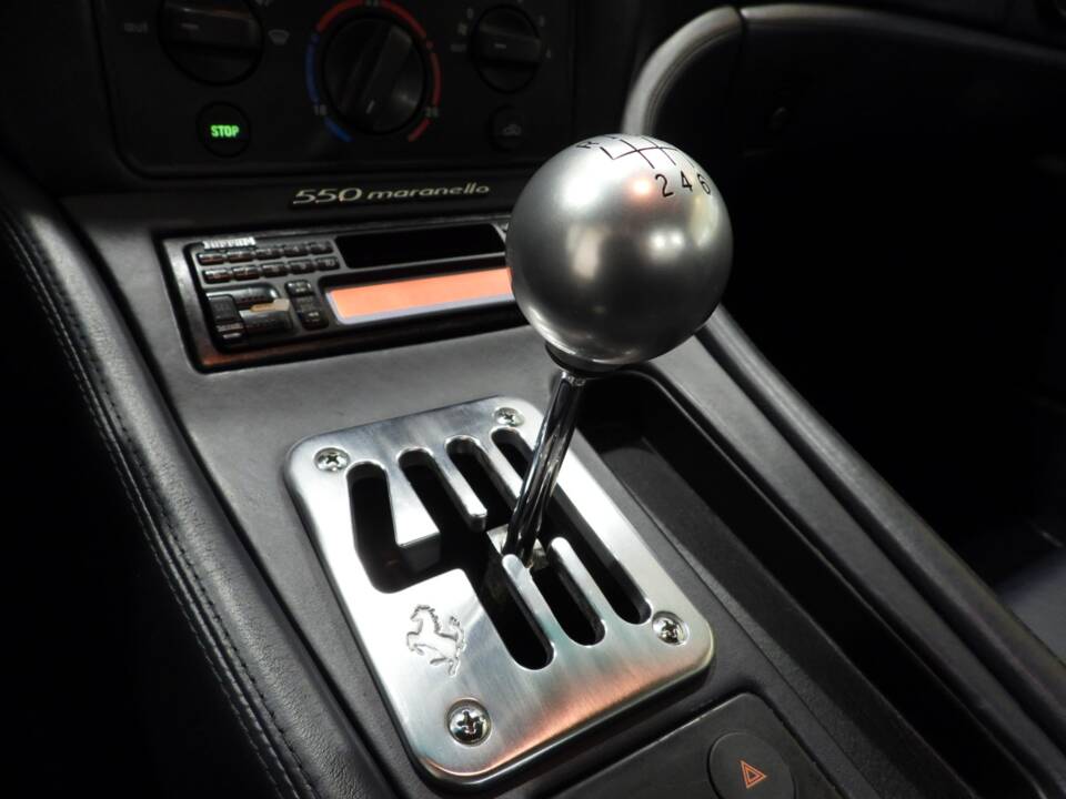 Imagen 8/15 de Ferrari 550 Maranello (1998)