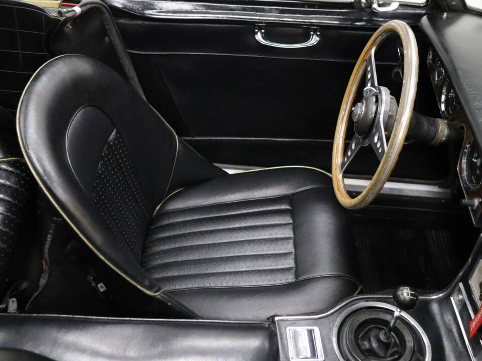 Image 4/50 of Austin-Healey 3000 Mk III (BJ8) (1964)