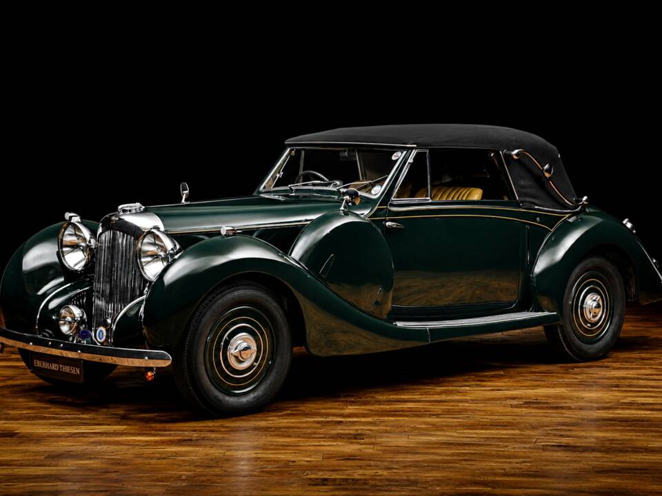 Image 6/15 of Lagonda V12 DHC (1938)