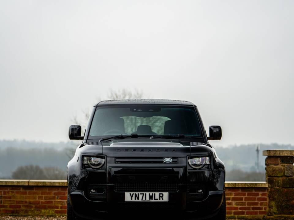 Image 39/50 of Land Rover Defender 110 V8 &quot;Bond Edition&quot; (2021)