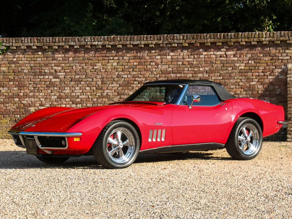Image 11/50 of Chevrolet Corvette Stingray (1969)