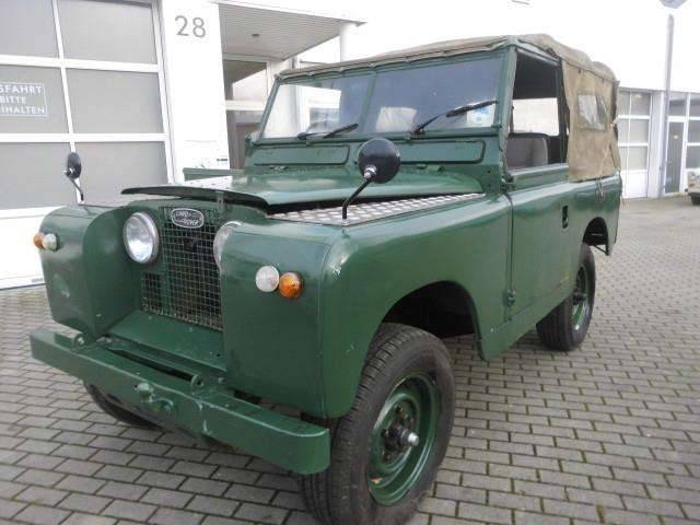 Image 21/30 of Land Rover 88 (1960)
