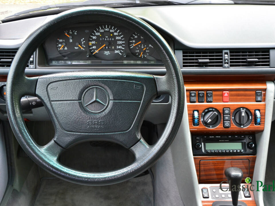 Bild 29/44 von Mercedes-Benz E 280 T (1994)