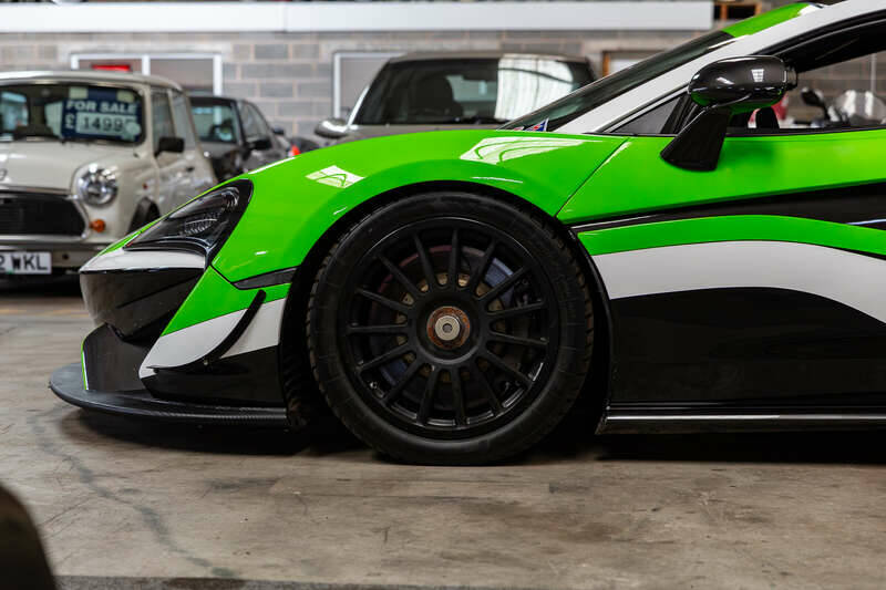 Bild 36/50 von McLaren 570GT (2016)