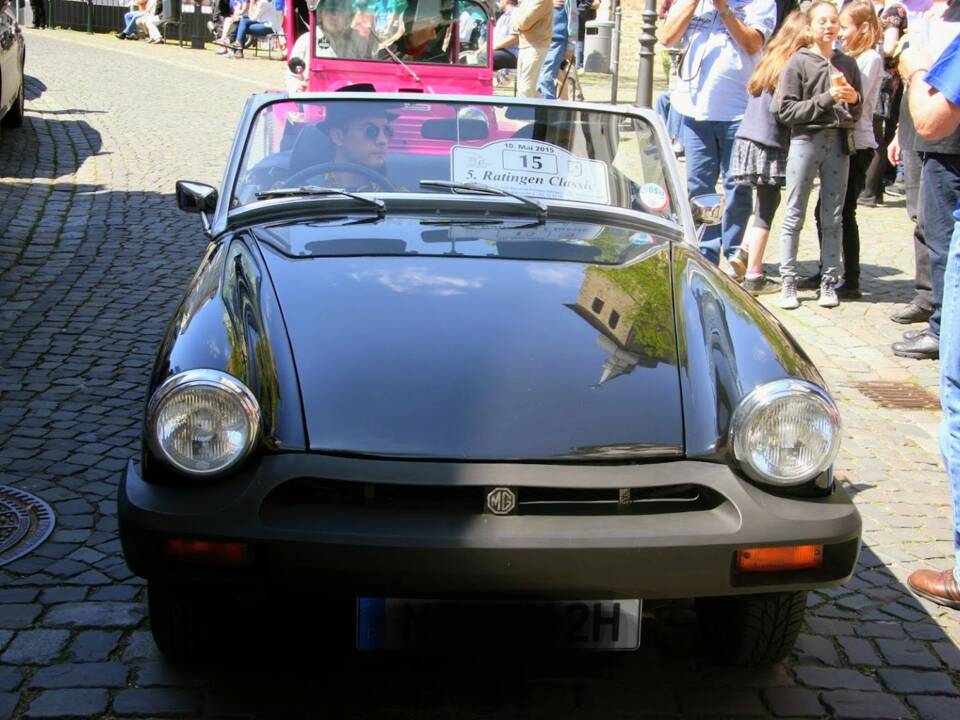 Image 6/29 of MG Midget 1500 (1979)