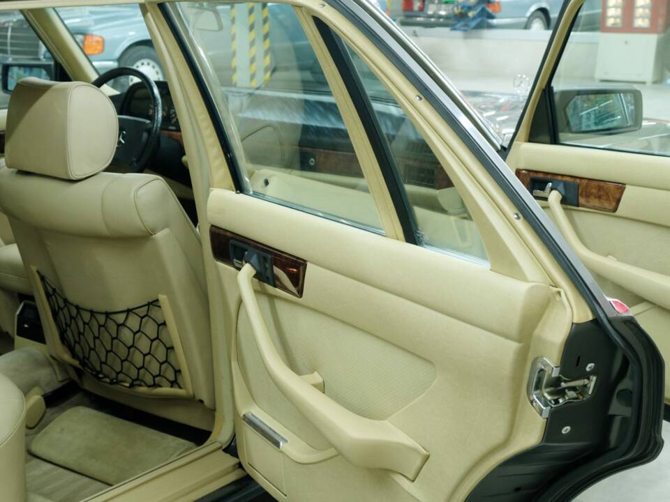 Bild 30/50 von Mercedes-Benz 500 SEL (1983)