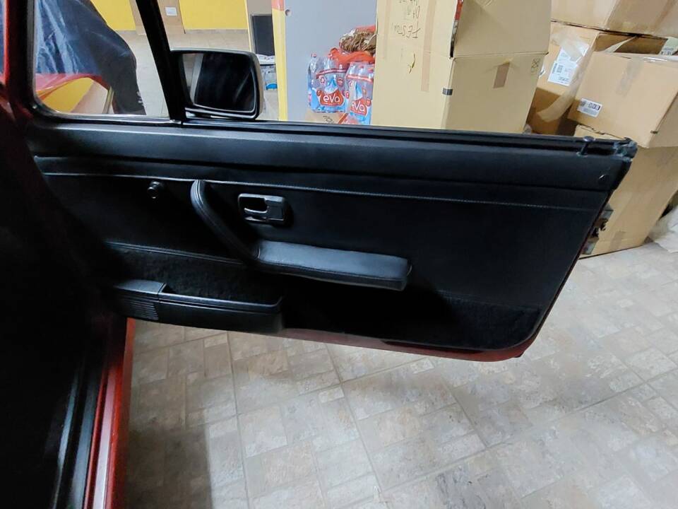 Image 19/55 de Volkswagen Golf Mk I Convertible 1.6 (1990)