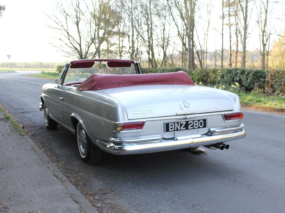 Immagine 4/17 di Mercedes-Benz 280 SE (1969)
