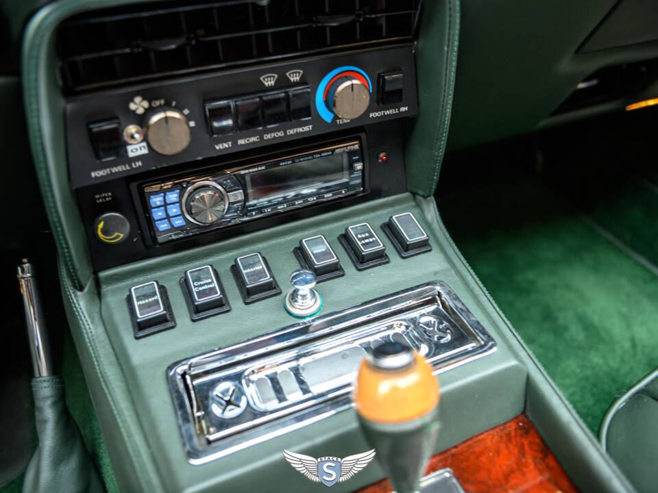 Bild 34/73 von Aston Martin V8 EFi Volante (1987)