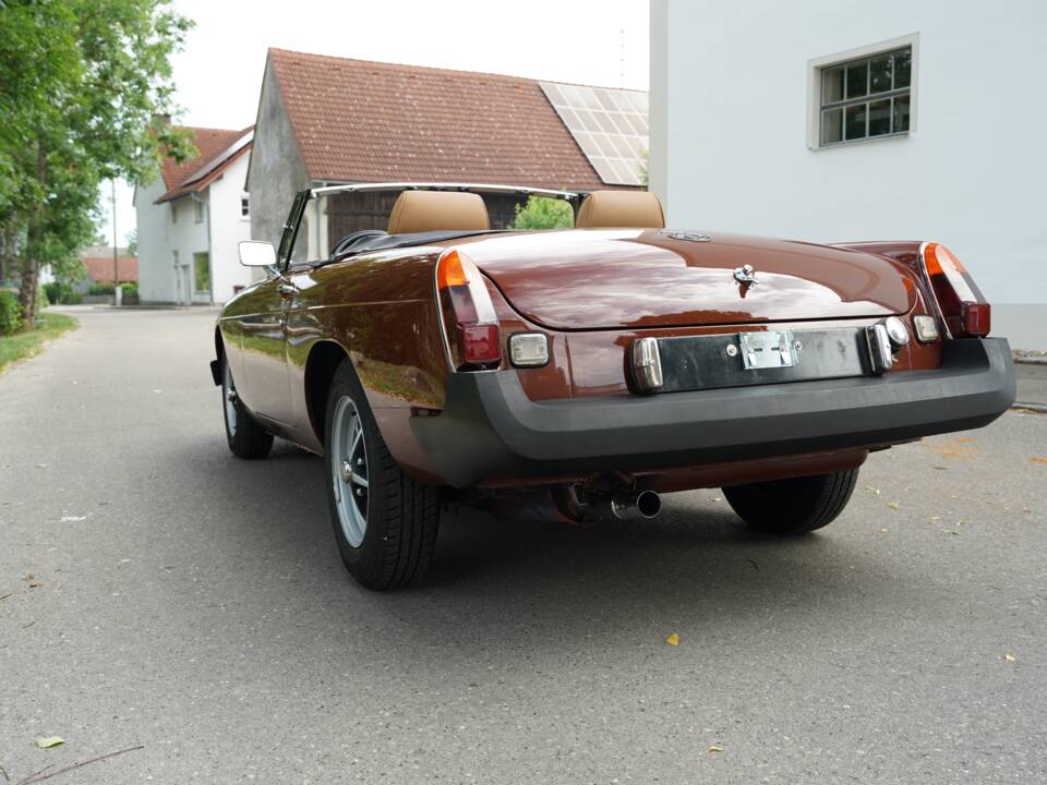 Image 77/100 of MG MGB (1978)