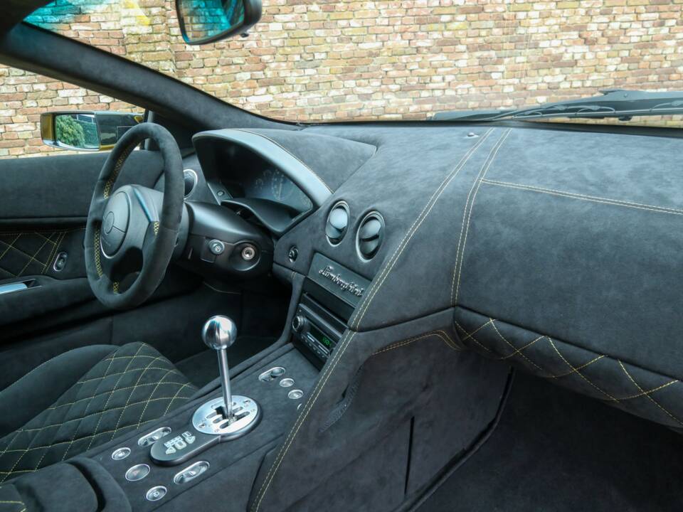 Immagine 28/50 di Lamborghini Murciélago (2002)
