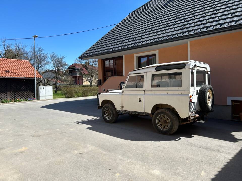 Image 3/4 of Land Rover 88 (1970)