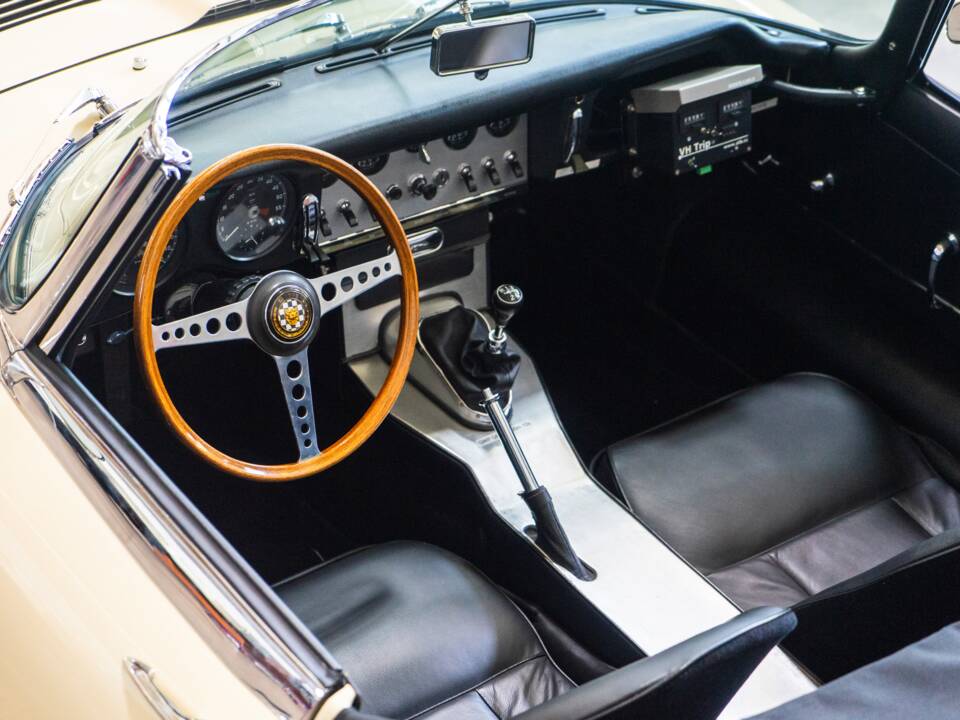 Afbeelding 6/28 van Jaguar E-Type 3.8 (1963)