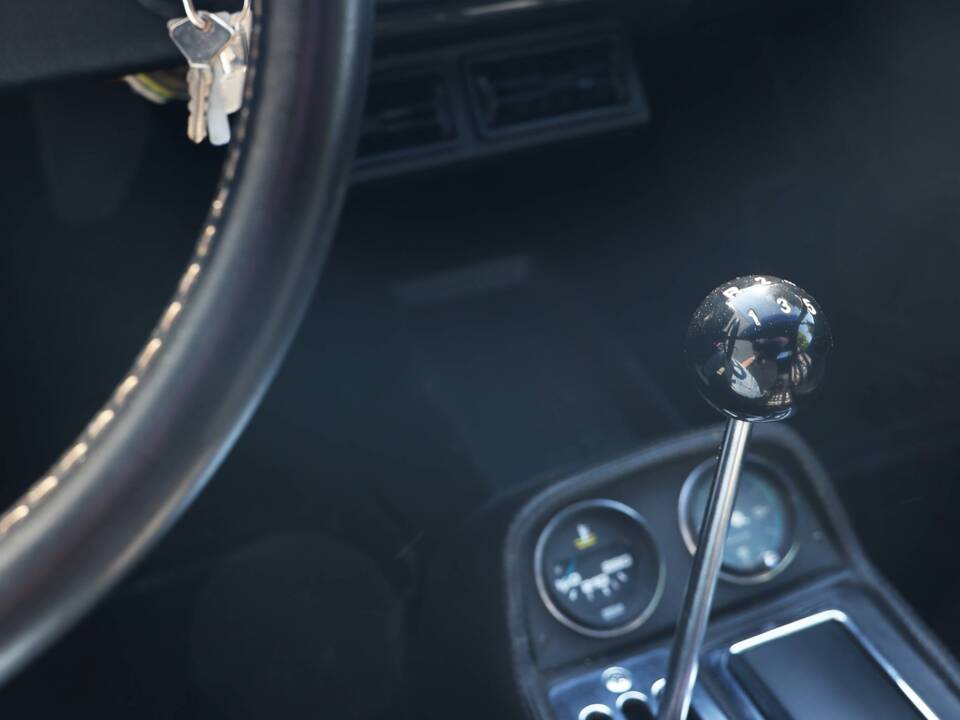 Image 47/61 of Ferrari 308 GTBi (1982)