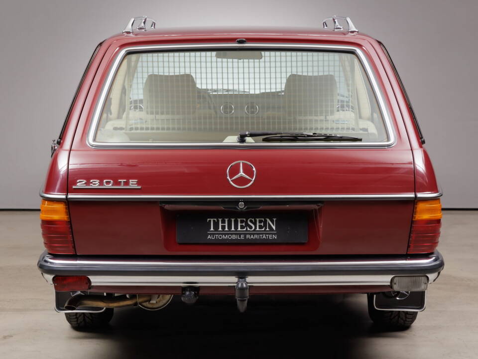 Image 19/50 of Mercedes-Benz 230 TE (1985)