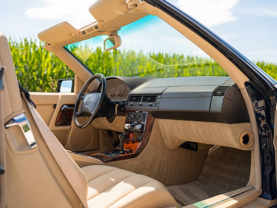 Image 27/44 de Mercedes-Benz 500 SL (1990)