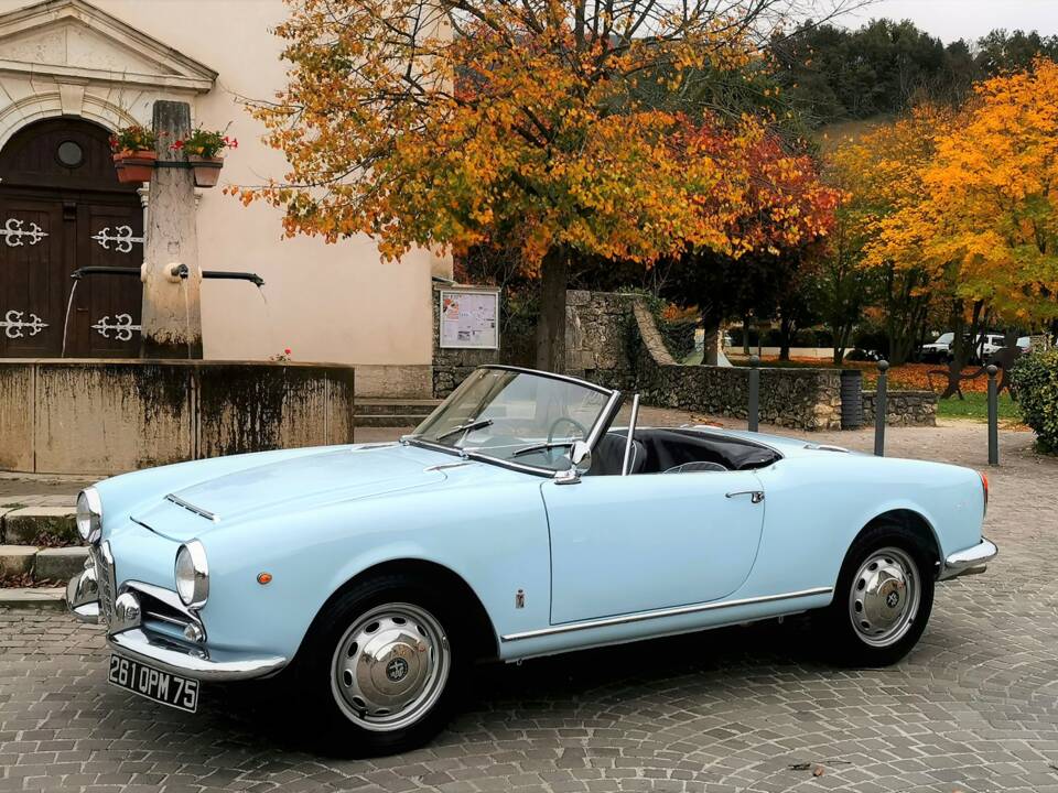 Image 1/13 of Alfa Romeo Giulia 1600 Spider Veloce (1965)