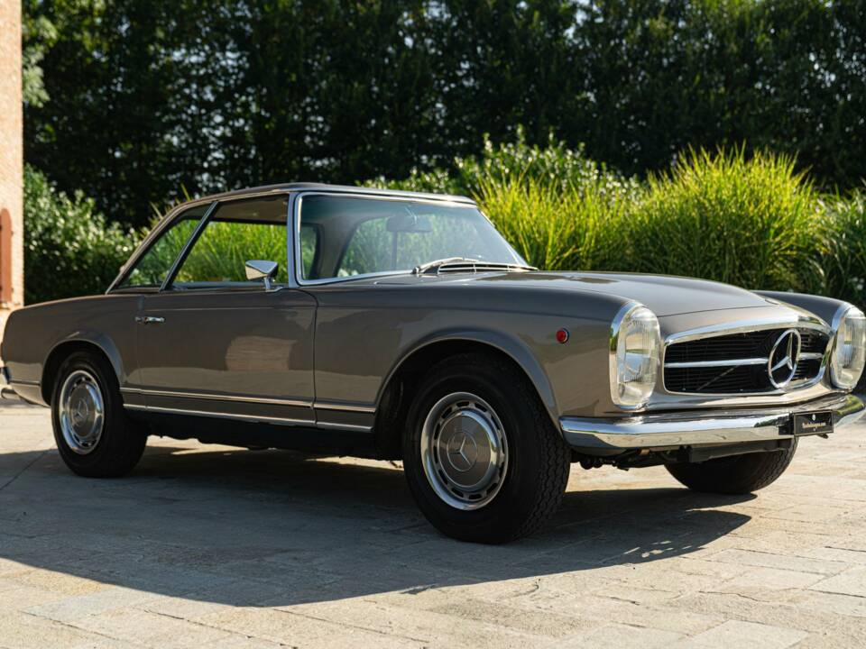 Immagine 6/50 di Mercedes-Benz 280 SL (1969)