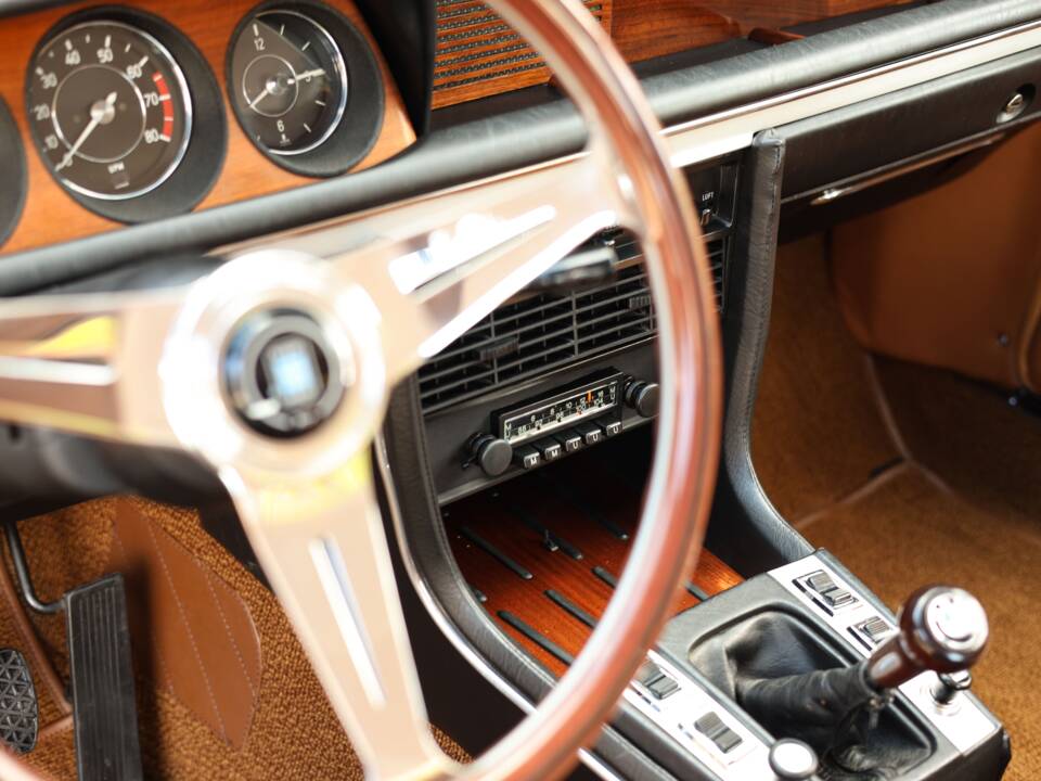 Image 37/73 of BMW 3.0 CSi (1973)