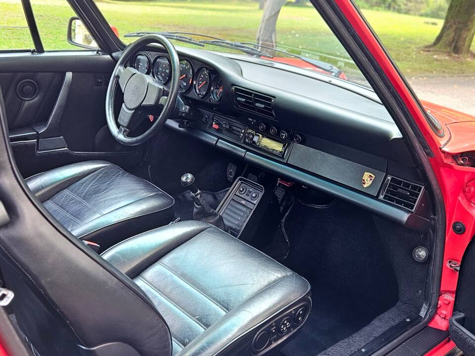 Immagine 12/37 di Porsche 911 Carrera 3.2 (1985)