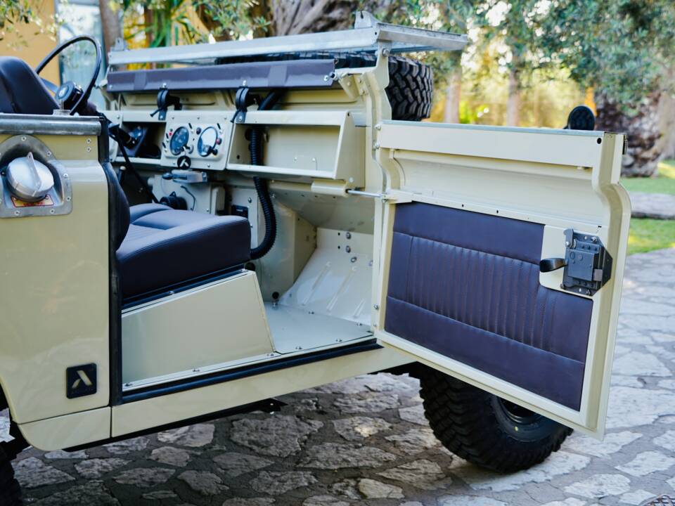 Bild 90/100 von Land Rover 88 (1968)